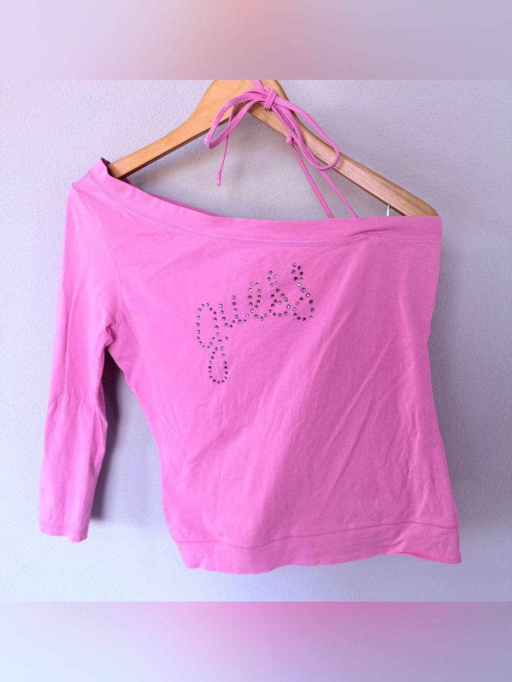 Y2K GUESS Pink Off‑Shoulder Rhinestone Logo Top • Youth XL • Long Sleeve Knit